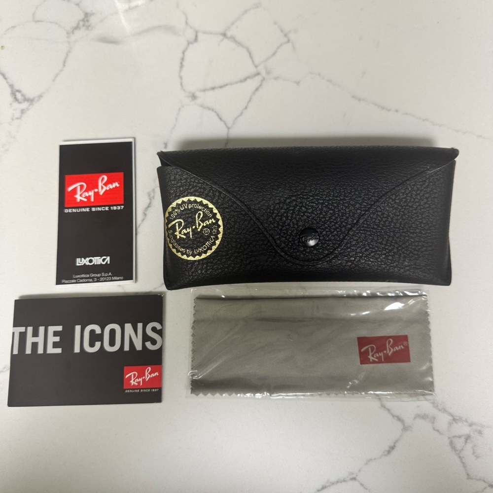 Ray-Ban Black  Leather  Case with Booklet and Cleaning Cloth NEW